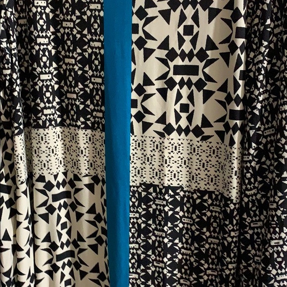 Patterned dress - Picture 2 of 3